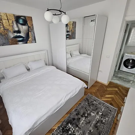 Luxury Paco كونستانتا